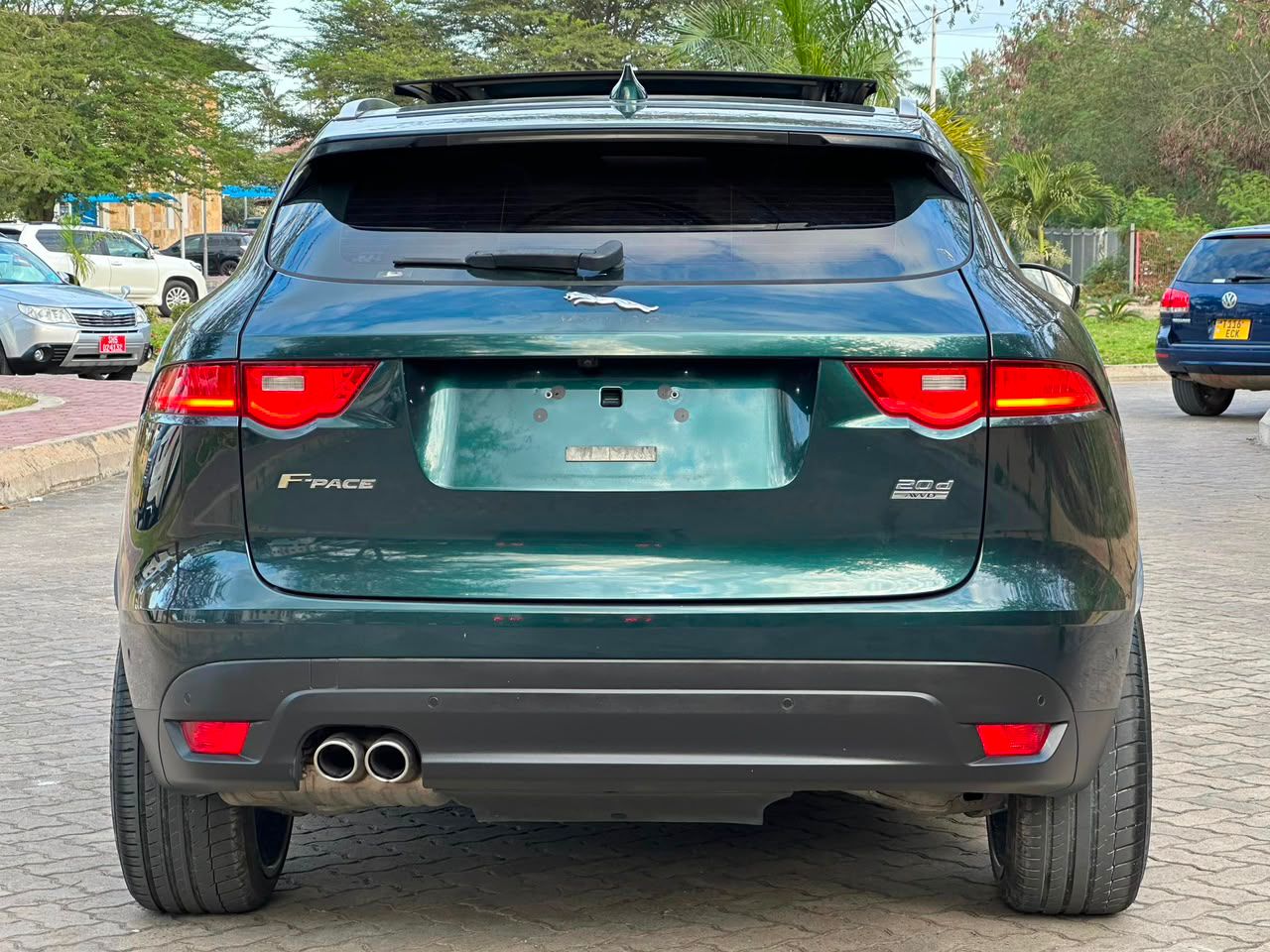 JAGUAR F-PACE thumbnail 2